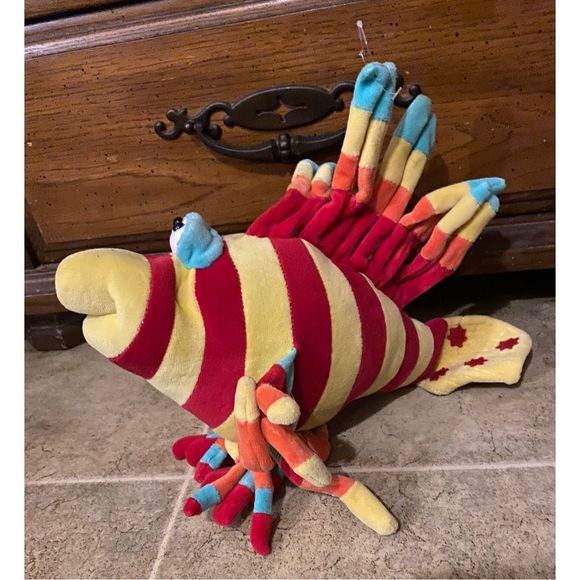 Funny friends multicolor striped mohawk spiked soft sculpture poseable fish by J - Picture 1 of 5